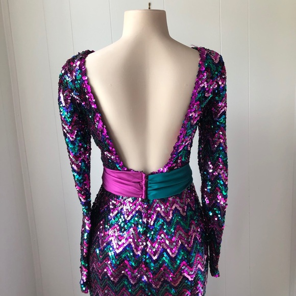 The ol’ Razzle Dazzle Vintage Dress - Picture 6 of 8